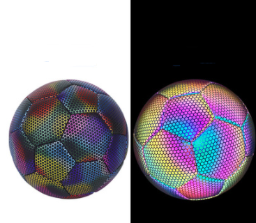 NightGlow™ - Leuchtender Fussball